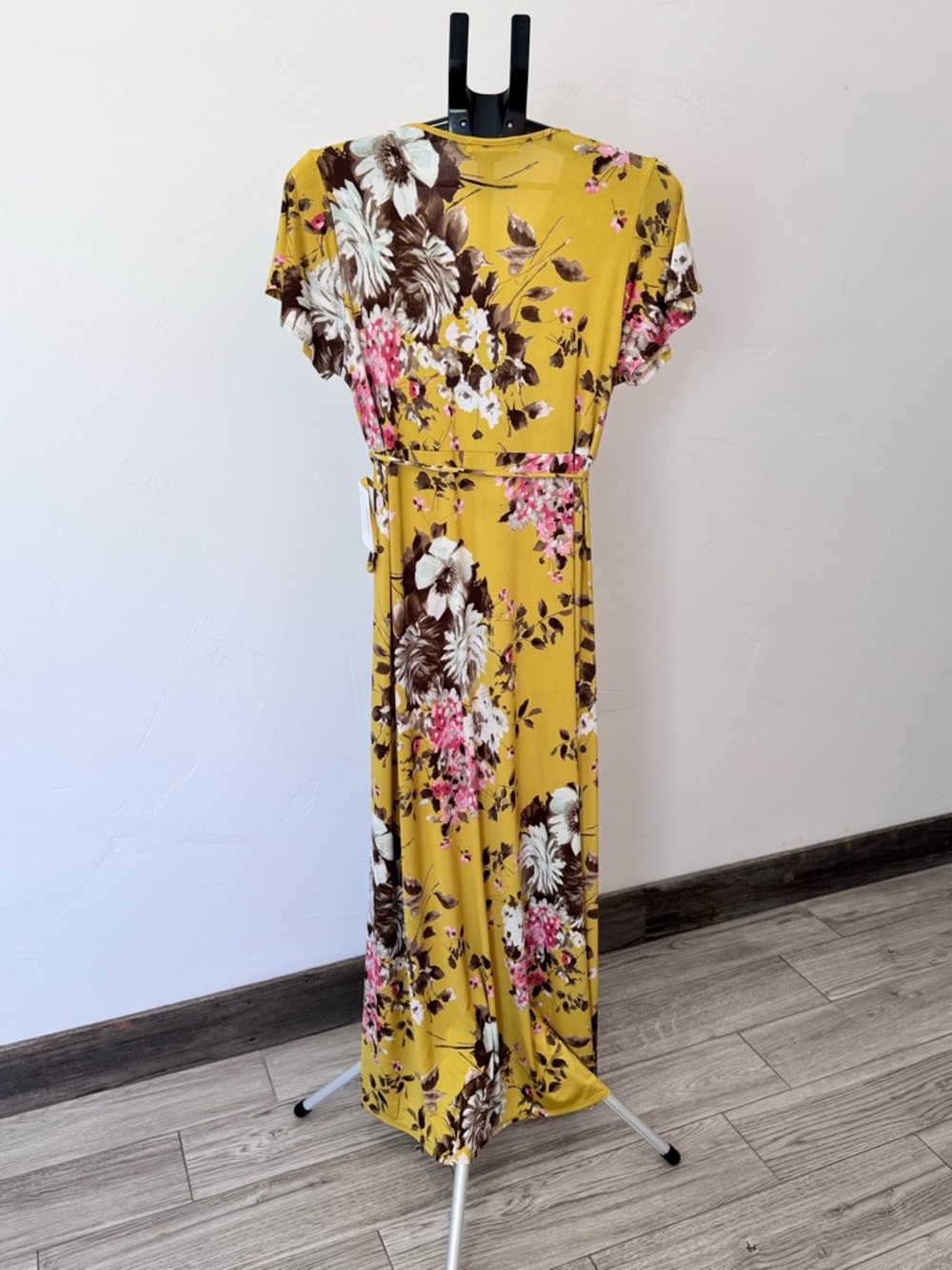 NWT Chris & Carol Mustard Floral Surplice True Neck Maxi Dress with Tie, Sz. L - Picture 5 of 7